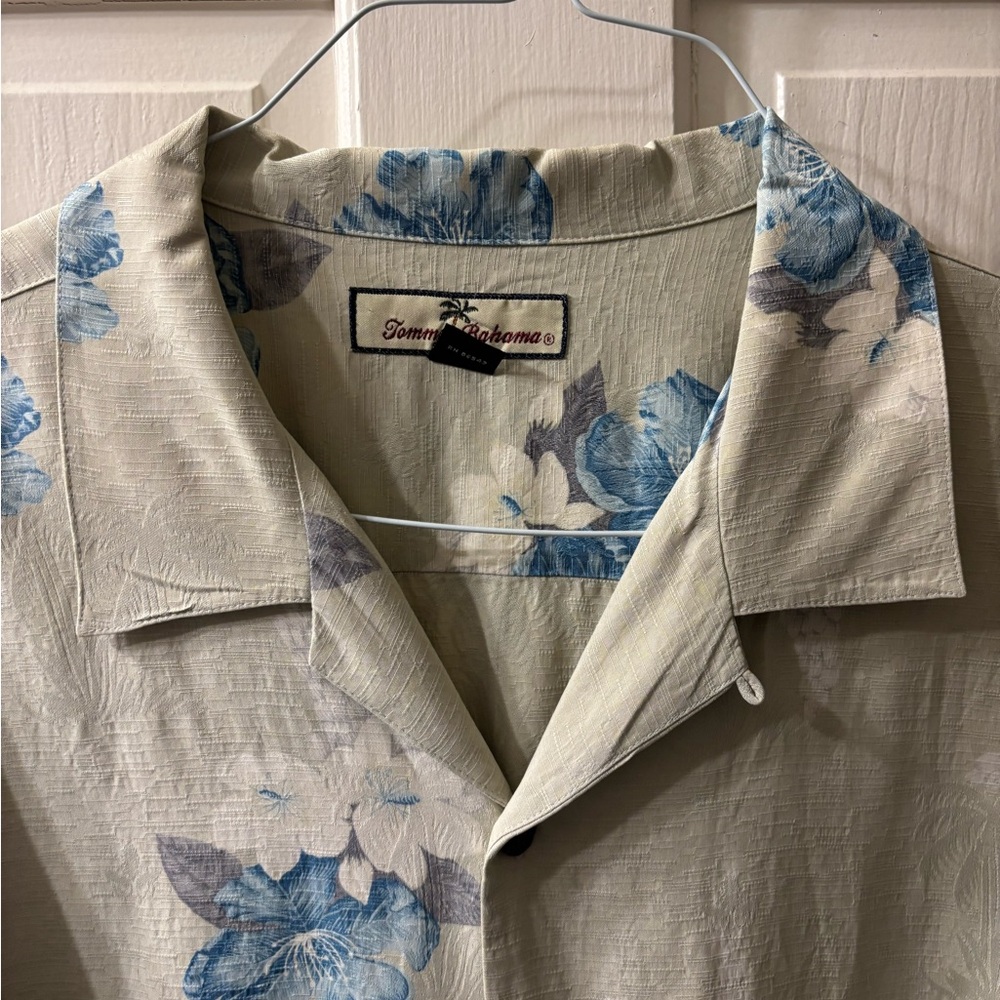 Tommy Bahama Blue and Cream Casual Button Down Shirt